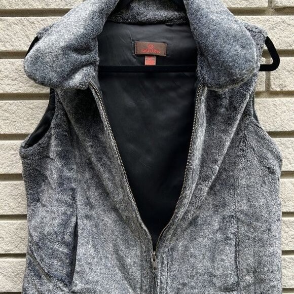 Danier Faux Fur Plush Vest Sz S - Picture 7 of 7